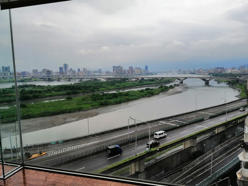 Hotel Riverview Taipei - Hotel Riverview Taipei No. 77號, Section 1, Huanhe S Rd, Caiyuan Village, Wanhua District, Taipei City, Taiwan 108