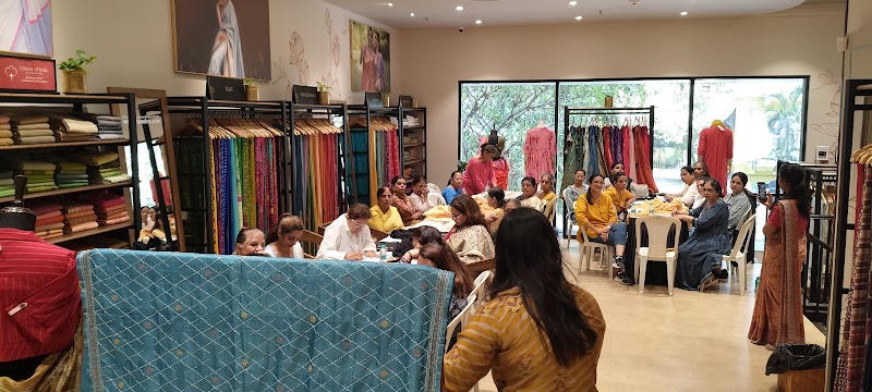 Taneira Sarees (Turner Road, Bandra West) - Taneira Sarees (Turner Road, Bandra West), Turner Rd, near Axis Bank, Bandra West, Mumbai, Maharashtra 400050, India