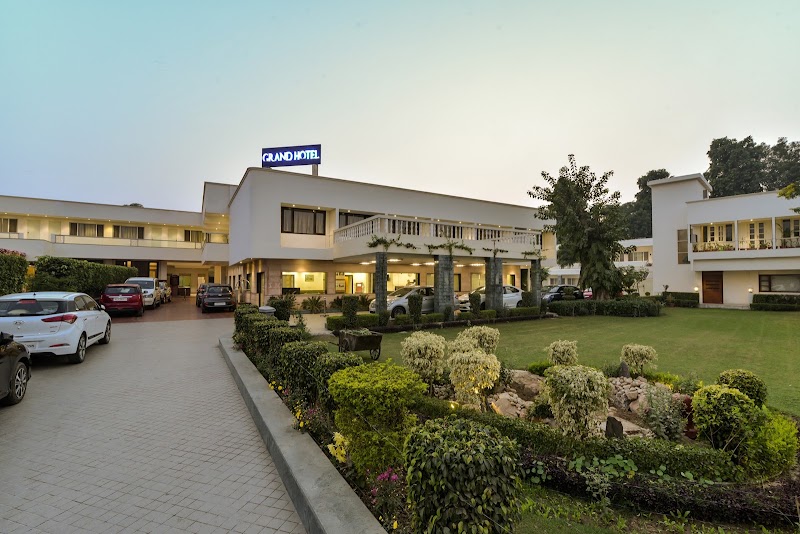 Grand Hotel - Grand Hotel, 137, Mall Rd, Agra Cantt, Idgah Colony, Agra, Uttar Pradesh 282001, India