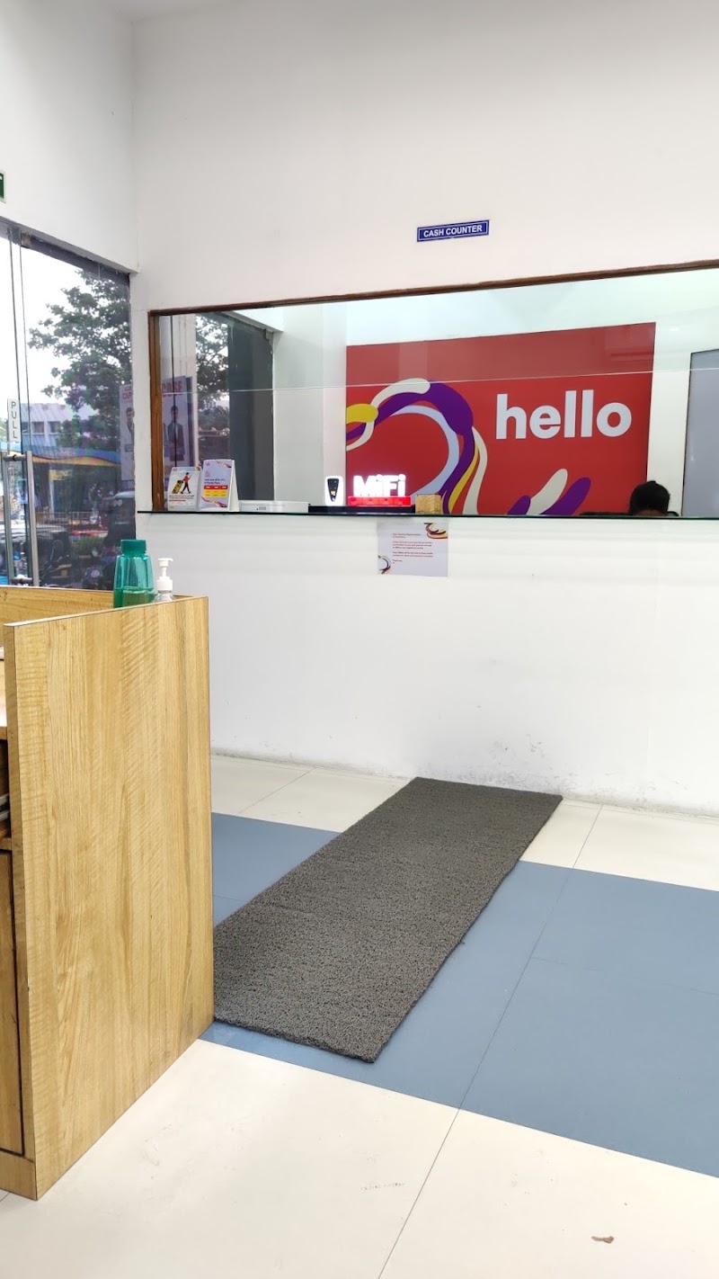 Vi - Vodafone Idea Store - Vi - Vodafone Idea Store, House No 245, Coffee House Chowk, W High Ct Rd, next to Bapat Kirana Store, Gokulpeth, Nagpur, Maharashtra 440010, India