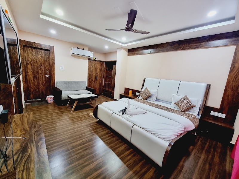 Shri Bhagvat Dham - Shri Bhagvat Dham, main road, Sitapur, Chitrakoot, Ranipur Bhatt, Uttar Pradesh 210205, India