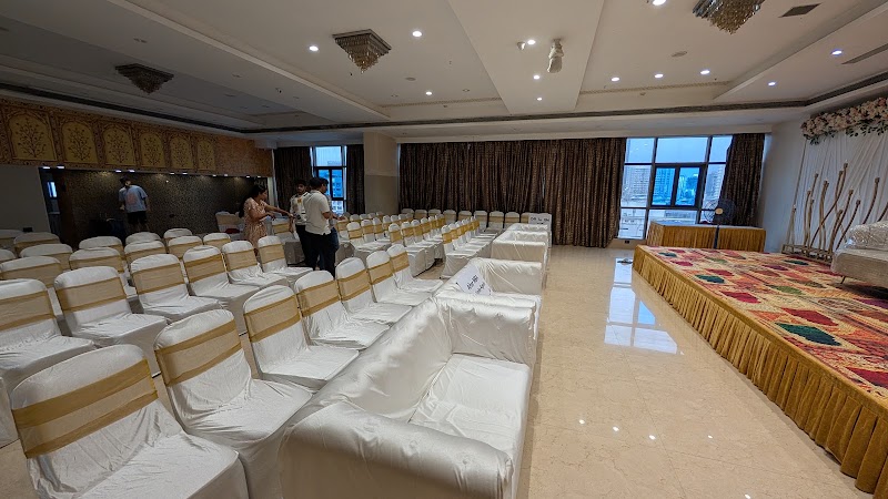 The Crown Banquet - The Crown Banquet 7th Floor, Vikas Centre, Jn of N S Road, &, Sevaram Lalwani Rd, Mulund West, Mumbai, Maharashtra 400080, India