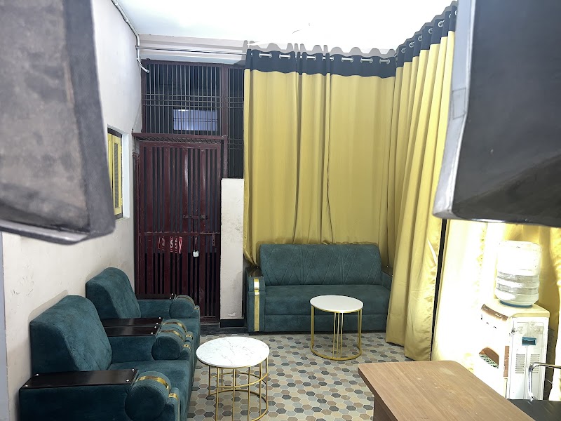 Ramdut Palace Guest House - Ramdut Palace Guest House Rooms @ 999, Durgapuri, Durgapuri Colony, Naka, Faizabad, Uttar Pradesh 224001, India