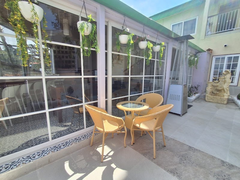 Bummy's by Vyaana Retreats - Bummy's by Vyaana Retreats Near, Ambedkar Chowk, Library, The Mall Road, Mussoorie, Uttarakhand 248179, India