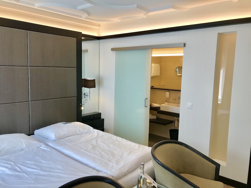 Hotel Alpina - Hotel Alpina Frankenstrasse 6, 6003 Luzern, Switzerland