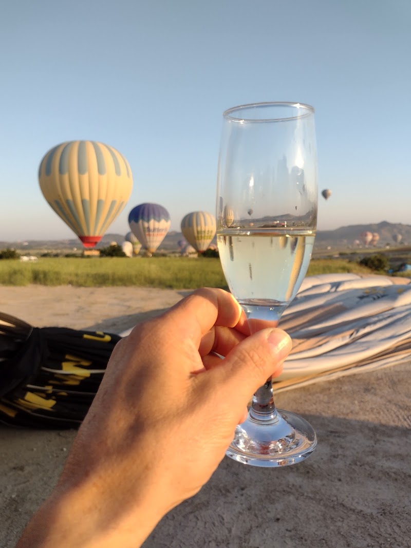 istanbul Balloons - istanbul Balloons, Göreme El Sanatları Çarşısı, No:24, İsali - Gaferli - Avcılar, 50180 Göreme/Nevşehir Merkez/Nevşehir, Türkiye