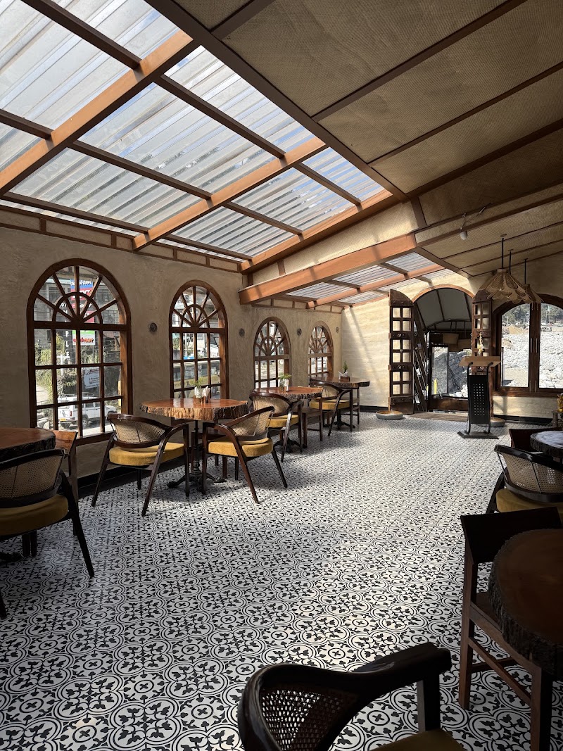 Wabi cafe - Wabi cafe opposite shri harihar hospital, Aleo, Manali, Nasogi, Himachal Pradesh 175131, India
