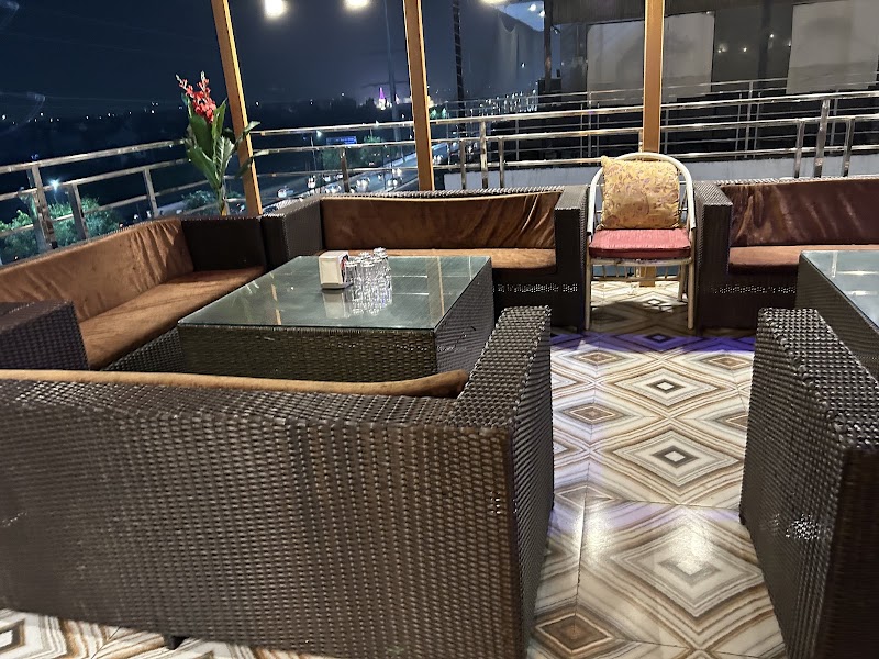 Sardari Lounge - Sardari Lounge Taj Hwy, Gaur City 1, Sector 4, Greater Noida, Ghaziabad, Uttar Pradesh 201318, India