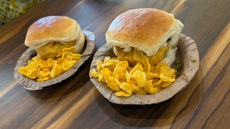 Khau Wada Paau - Khau Wada Paau, Shop no 41, DN Nagar Muncipal School Rd, Indian Oil Nagar, D.N.Nagar, Andheri West, Mumbai, Maharashtra 400053, India
