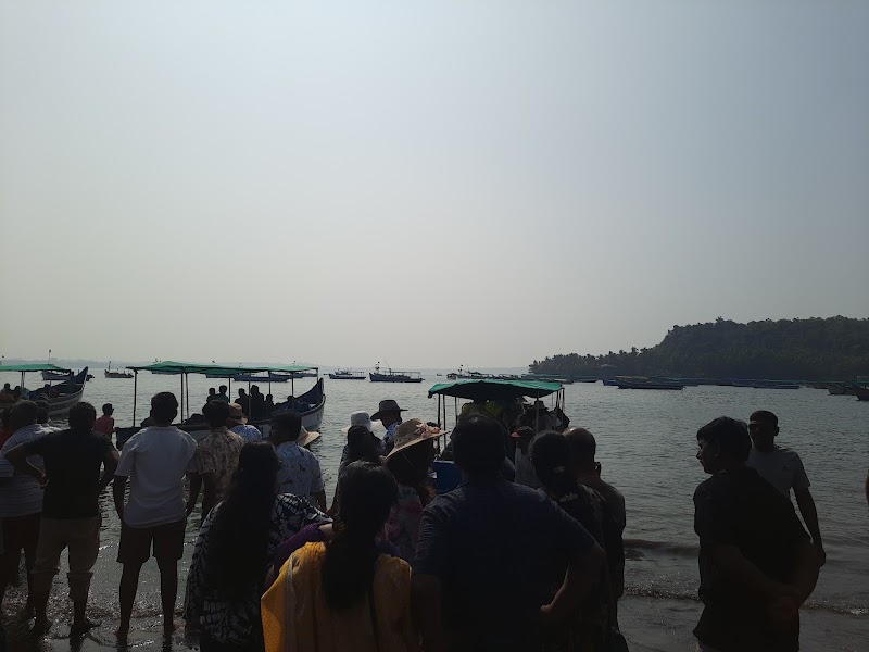 Dolphins ride Goa (Ajit boat trips) - Dolphins ride Goa (Ajit boat trips) Goa Calling Boat Trips at Nerul Coco Beach, FQXM 2WF, Coco, Nerul, Goa 403114, India