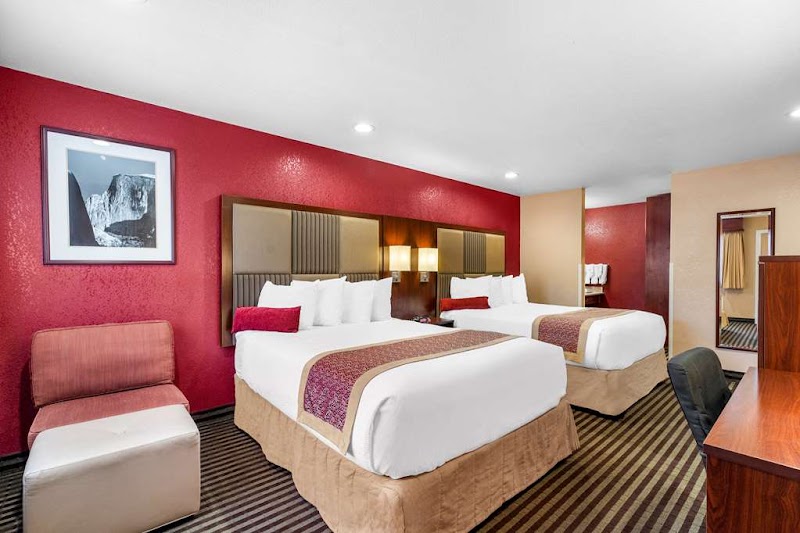 Best Western Plus Yosemite Way Station Motel - Best Western Plus Yosemite Way Station Motel, 4999 CA-140, Mariposa, CA 95338, USA