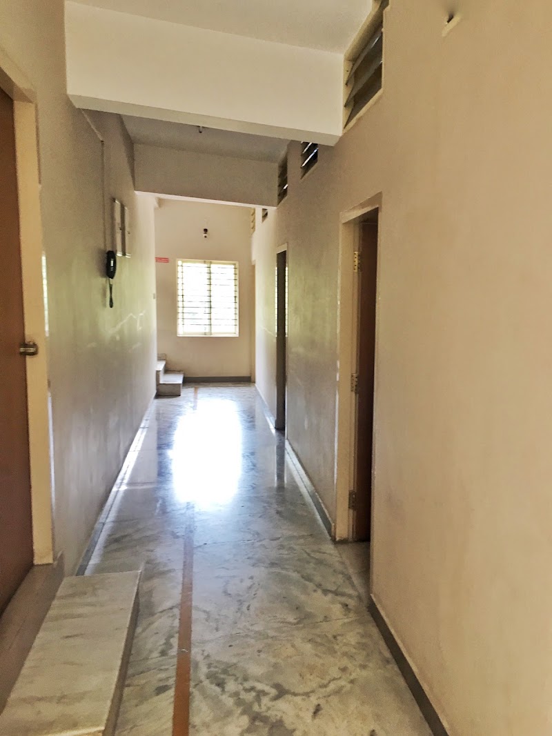 Dhanawantri Comforts Hotel - Dhanawantri Comforts Hotel, Gayatri Bhavan Building, Dhanavantri Rd, near Mysore Railway Station, Devaraja Mohalla, Shivarampet, Mysuru, Karnataka 570001, India