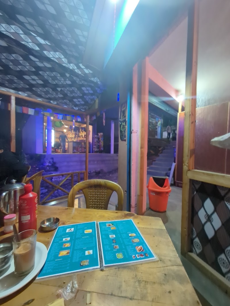 Moon Light Cafe - Moon Light Cafe, 2872+93W, Jari, Himachal Pradesh 175105, India