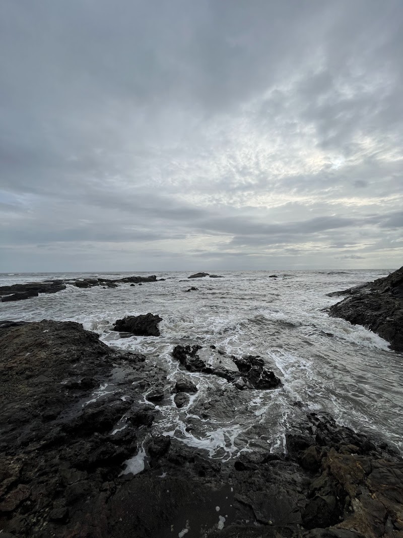 Vagator Beach Cross - Vagator Beach Cross HPXM+R2W, Bardez, Anjuna, Goa, India