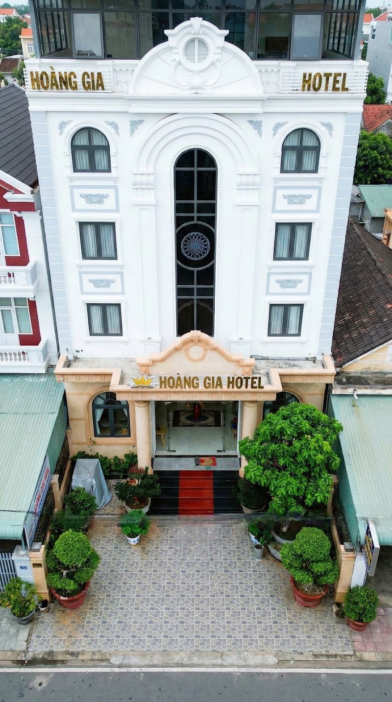 Khách sạn Hoàng Gia