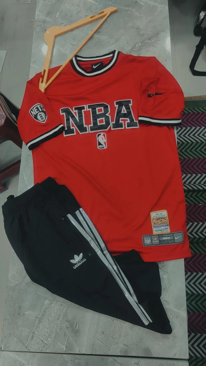 4-brothers All Complete Mens Wear Shop - 4-brothers All Complete Mens Wear Shop Hirapur Rd, Sarvodaya Nagar, Mohba Bazar, Raipur, Chhattisgarh 492099, India