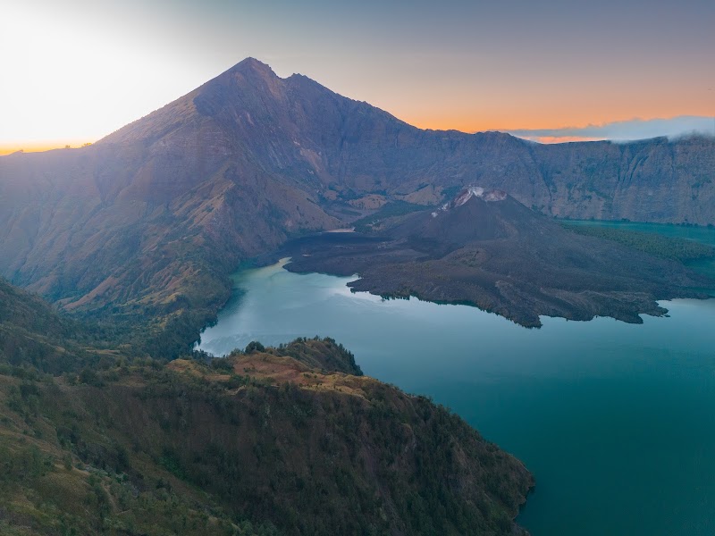 Mount Rinjani National Park - Mount Rinjani National Park, Semeru, Senaru, Kec. Bayan, Kabupaten Lombok Utara, Nusa Tenggara Bar. 83354, Indonesia