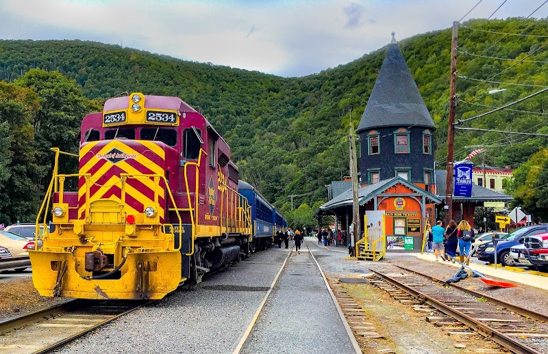 Lehigh Gorge Scenic Railway: Trademark of the Reading & Northern Railroad - Lehigh Gorge Scenic Railway: Trademark of the Reading & Northern Railroad 1 Susquehanna St, Jim Thorpe, PA 18229, USA