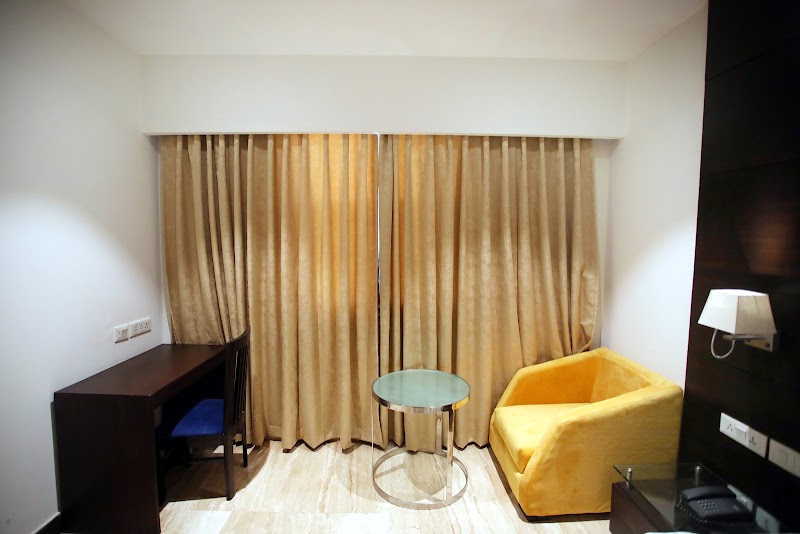 BELLMONT HOTEL - BELLMONT HOTEL 14/1, opp. Botanical Garden Metro Station, Harijan Basti, Arun Vihar, Sector 37, Noida, Uttar Pradesh 201303, India