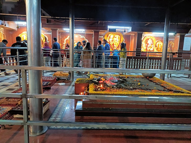 Kalkaji Market - Kalkaji Market, G7R4+JHP, Main Rd, Kalkaji Extension, Kalkaji, New Delhi, Delhi 110019, India