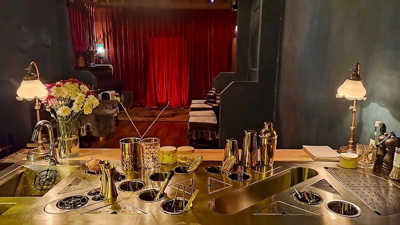 Loulou Cocktail Bar