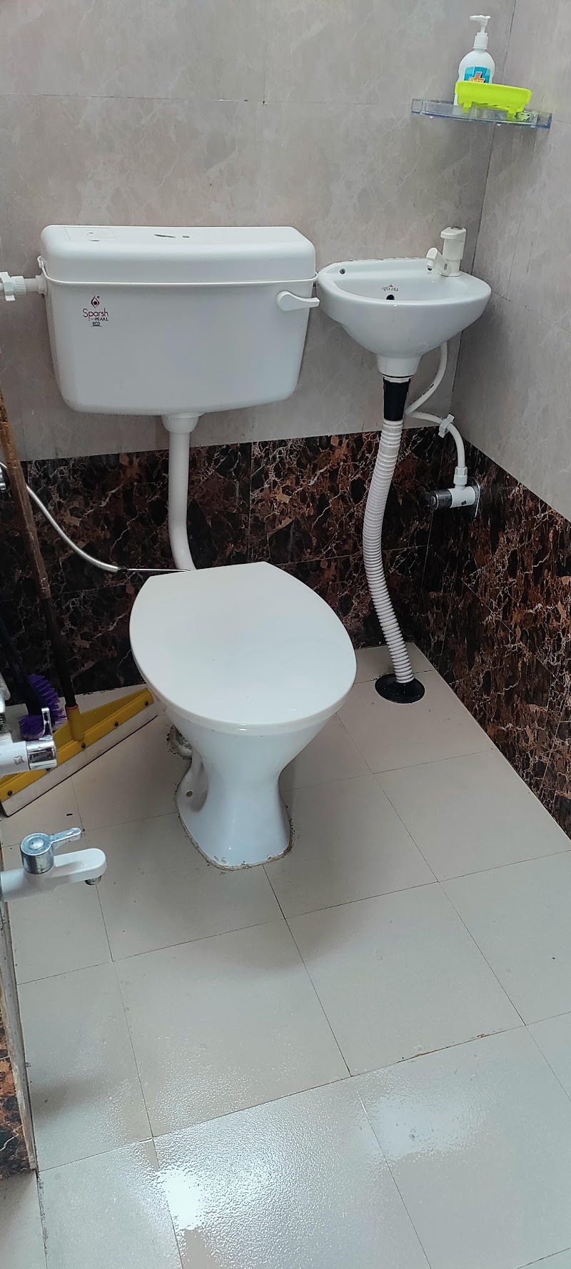 Nidhivan HomeStay - Nidhivan HomeStay, Gopinath Bazar, Cinema hall wali gali, Gopinath Bagh, Vrindavan, Uttar Pradesh 281121, India