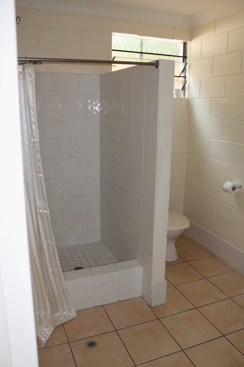 Oasis Inn Holiday Apartments - Oasis Inn Holiday Apartments 276 Sheridan St, Cairns City QLD 4870, Australia