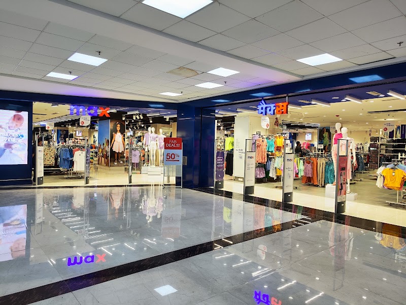 Max - Max Lower GF, Phase 1, Spectrum Mall, Metro Station, Sector 75 Rd, Nr, Sector 50, Noida, Uttar Pradesh 201316, India