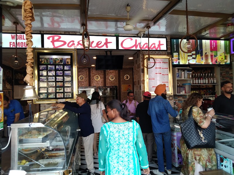 Royal Cafe(Hazratganj) - Royal Cafe(Hazratganj) 51, Mahatma Gandhi Marg, Sushanpura, Hazratganj, Lucknow, Uttar Pradesh 226001, India