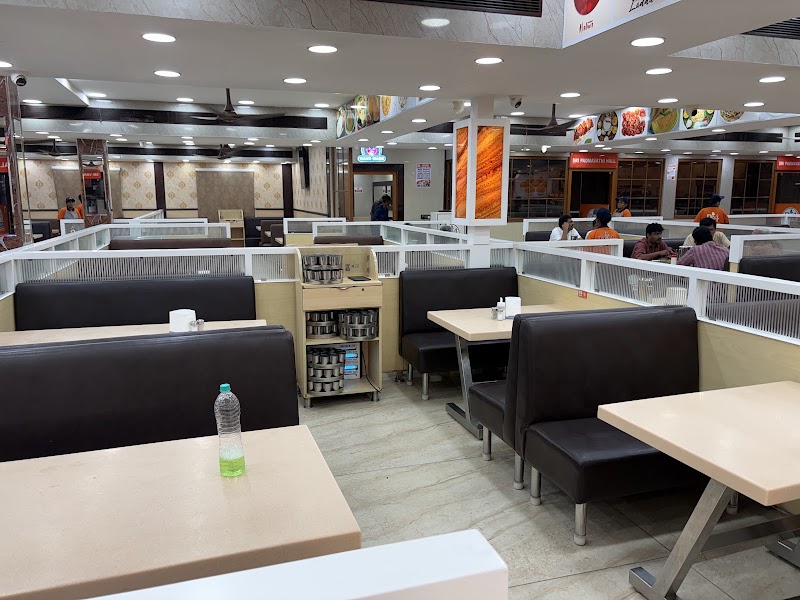 Perambur Srinivasa Sweets Ps4 Veg Restaurant (Tiruchanoor) - Perambur Srinivasa Sweets Ps4 Veg Restaurant (Tiruchanoor) Tiruchanoor Rd, Revenue Colony, Tirupati, Andhra Pradesh 517503, India