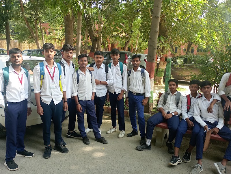 Govt. Model Sr Secondary School 4/7 Urban Estate - Govt. Model Sr Secondary School 4/7 Urban Estate, 1805, 7, Sector 4 Rd, Urban Estate, Huda Colony, Sector 4, Gurugram, Haryana 122006, India