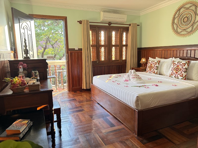 Siem Reap Center Hotel - Siem Reap Center Hotel, 9V63+PM7, Taphul Rd, Krong Siem Reap 17000, Cambodia