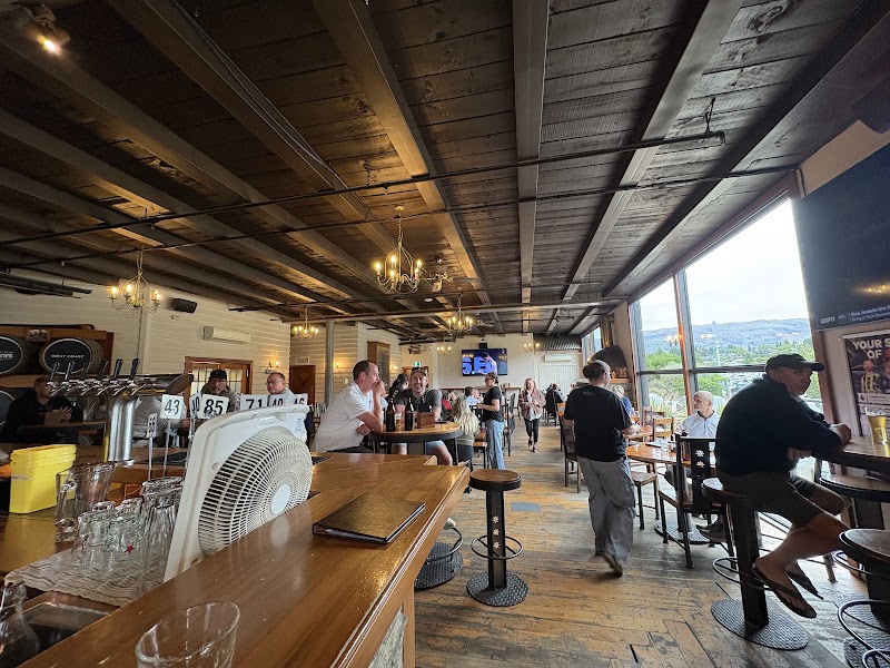 Lake Bar - Lake Bar, 155 Ardmore Street, Wānaka 9305, New Zealand