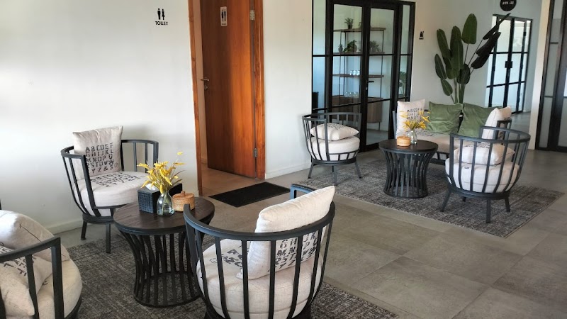 Bali Traveller - Bali Traveller 88, Sunset Bureau, Jl. Sunset Road No.88, Seminyak, Kec. Kuta, Kabupaten Badung, Bali 80361, Indonesia