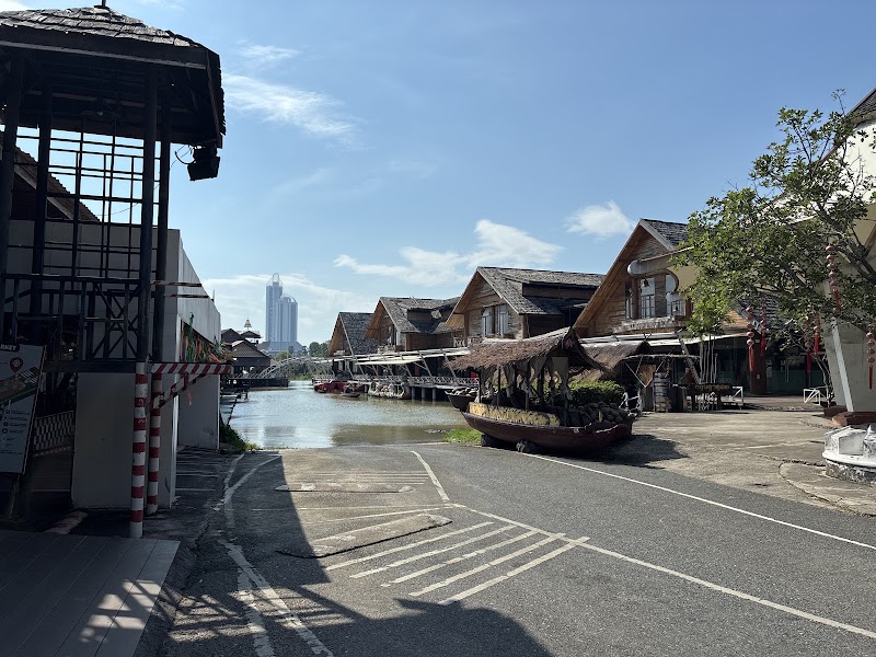 Pattaya Floating Market Gate No.4 - Pattaya Floating Market Gate No.4 VW95+RG4 Unnamed Road Muang Pattaya, Amphoe Bang Lamung, Chang Wat Chon Buri 20150, Thailand