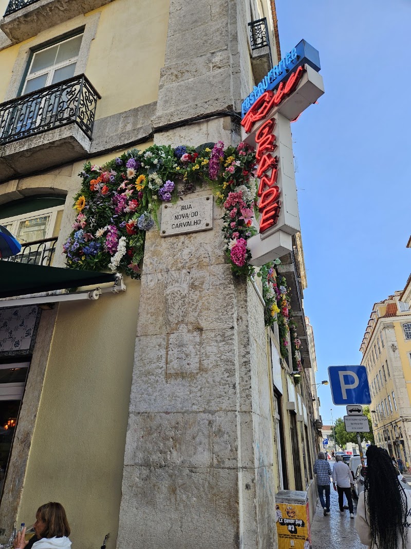 Pink Street - Pink Street, R. Nova do Carvalho 21 23, 1200-291 Lisboa, Portugal