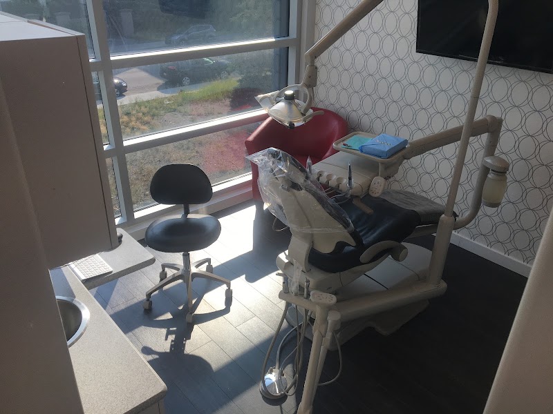 One Smile Bright Inc. - One Smile Bright Inc., ***BOOKING ONLY / NO WALKING ***, 19 Everwillow Close SW, Calgary, AB T2Y 4G4, Canada
