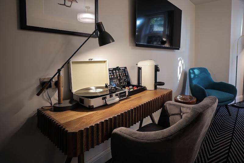 Boutique 50 - Boutique 50 50 Bentinck St, Glasgow G3 7TT, UK
