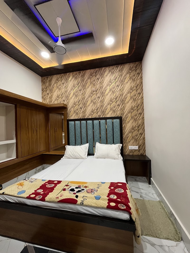 HOTEL RK PALACE - HOTEL RK PALACE, 077, Govind Nagar Marg, Janam Bhumi, Mathura, Uttar Pradesh 281001, India