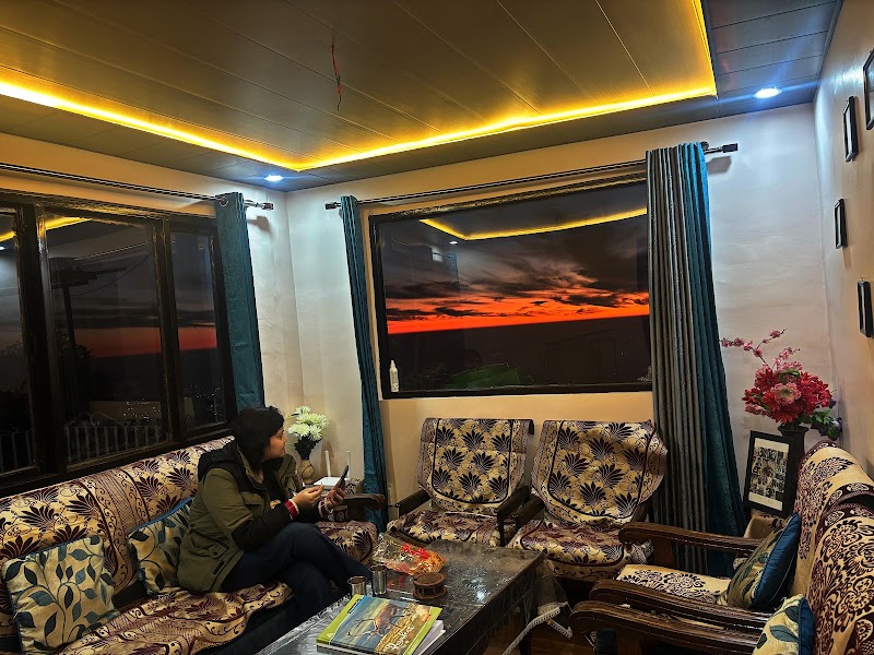 The Misty Haven on AirBnB - The Misty Haven on AirBnB Oak, Bush Road, near DLS, Oak Bush, Landour, Mussoorie, Uttarakhand 248179, India