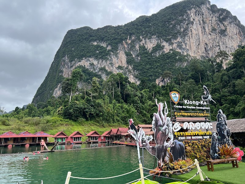 Klong Ka lakehouse - Klong Ka lakehouse, XM5V+QR2, Khao Phang, Ban Ta Khun District, Surat Thani 84230, Thailand
