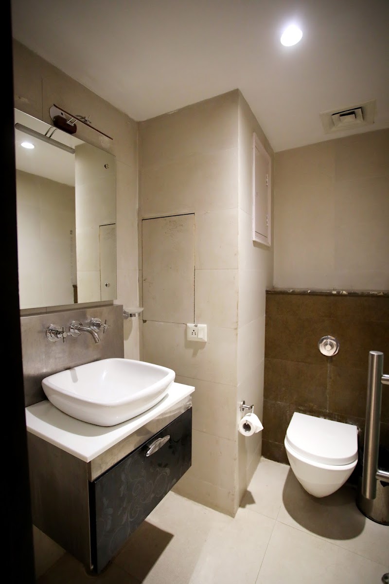 BELLMONT HOTEL - BELLMONT HOTEL 14/1, opp. Botanical Garden Metro Station, Harijan Basti, Arun Vihar, Sector 37, Noida, Uttar Pradesh 201303, India