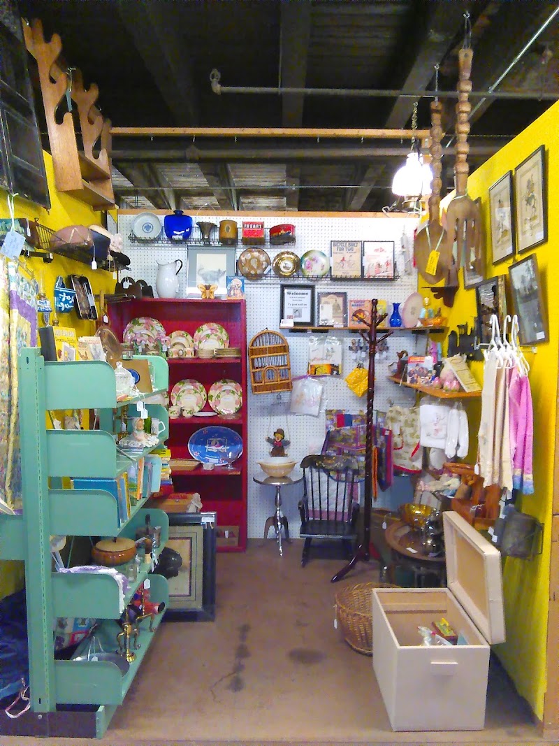 River Market Antiques - River Market Antiques, 115 W 5th St, Kansas City, MO 64105, USA