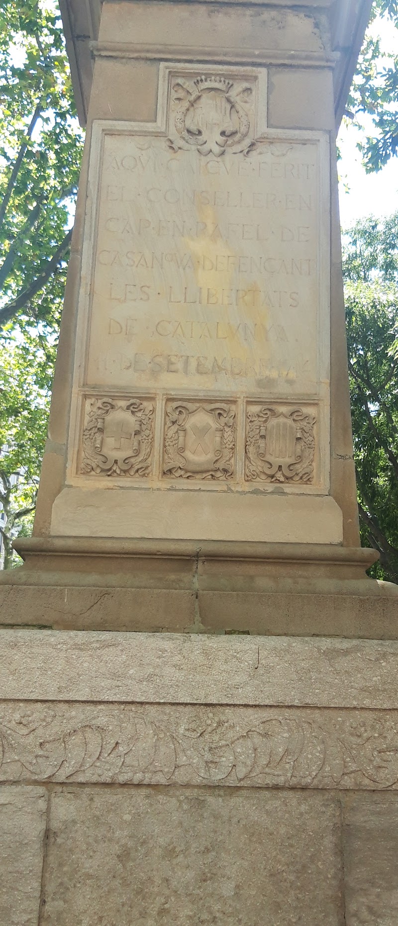 Monument a Rafael Casanova - Monument a Rafael Casanova Rda. de Sant Pere, 41, Eixample, 08010 Barcelona, Spain