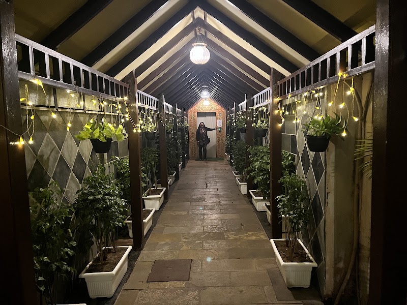 Hotel Inder Prakash - Hotel Inder Prakash Plot No 281, Rani Rd, Fateh Sagar Lake, Udaipur, Rajasthan 313004, India