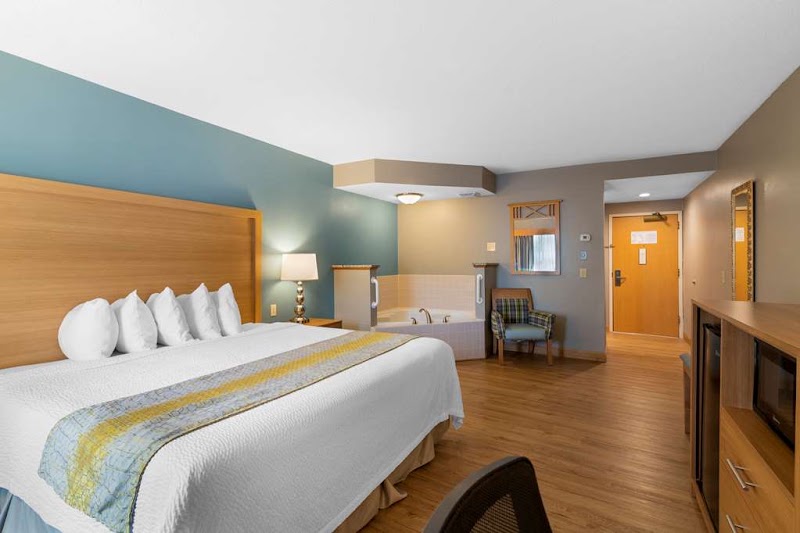Best Western Plus Executive Court Inn & Conference Center - Best Western Plus Executive Court Inn & Conference Center 13500 S Willow St, Manchester, NH 03103, USA