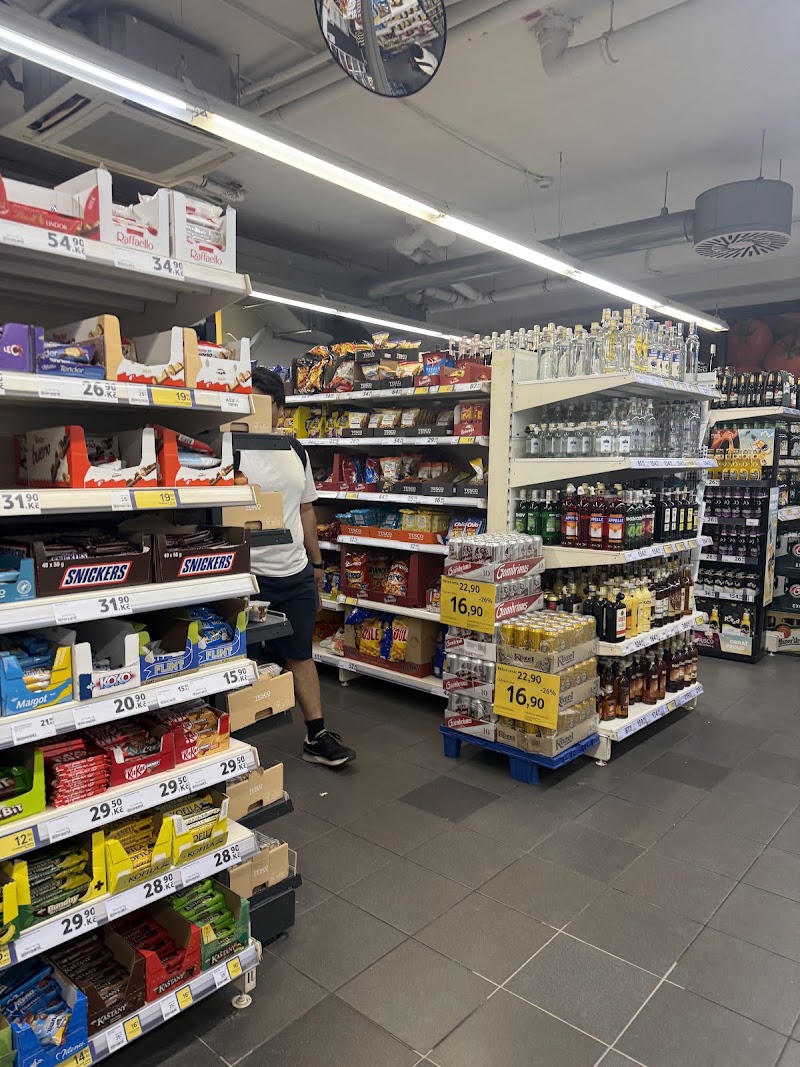 Tesco Expres - Tesco Expres M. Horákové 116/109, Hradčany, 160 00 Praha-Praha 6, Czechia
