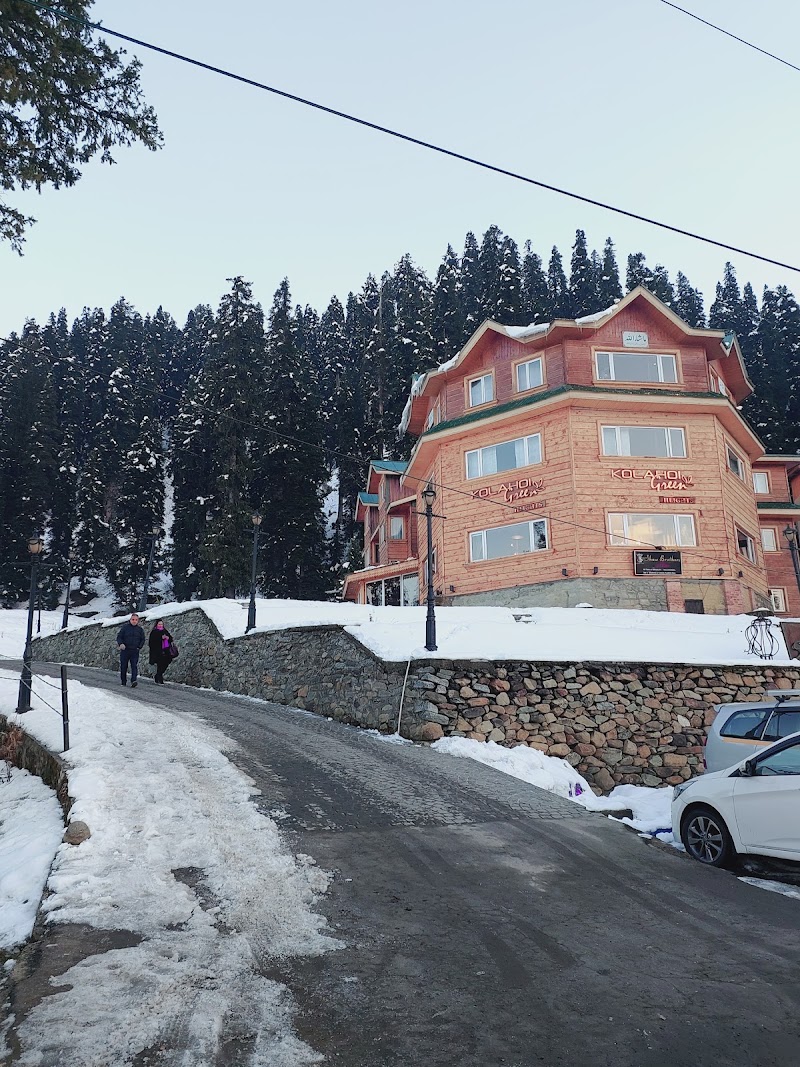 Gulmarg Tours - Gulmarg Tours Golf View Hut, Green Heights, near Hotel Kolahoi, Gulmarg, 193403