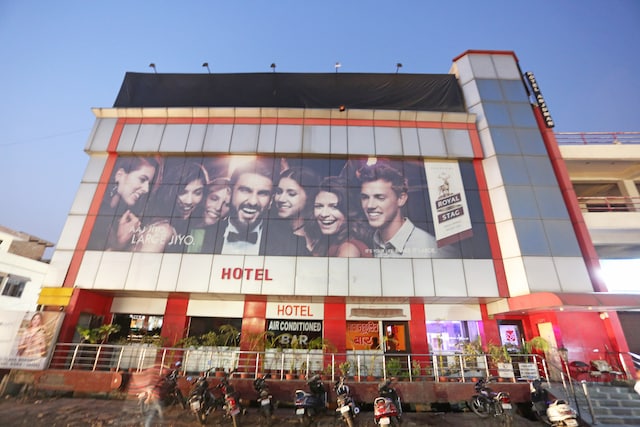 OYO 22507 Anjuman - OYO 22507 Anjuman, Hotel Anjuman Bye D2, 1, Bypass Rd, Professors Colony, Professors Colony, Ghatwasan, Kamla Nagar, Agra, Uttar Pradesh 282005, India