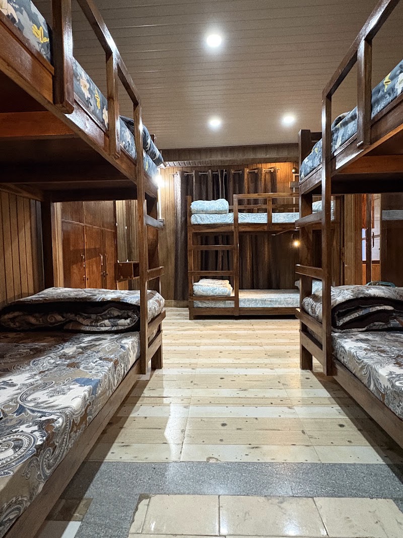 Bunk Stays Darjeeling - Bunk Stays Darjeeling Dr Zakir Hussain Rd, below SP bunglow, Chauk Bazaar, Darjeeling, West Bengal 734101, India